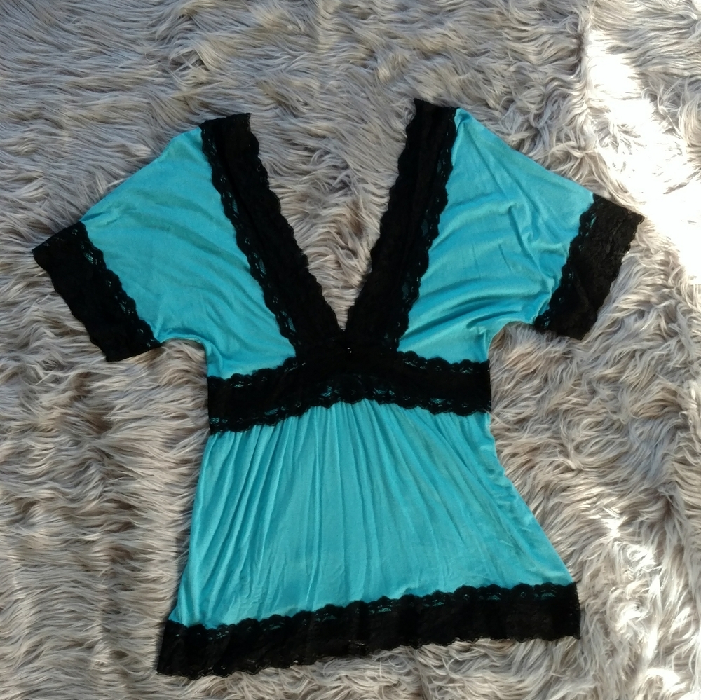 Studio Y top Size Large